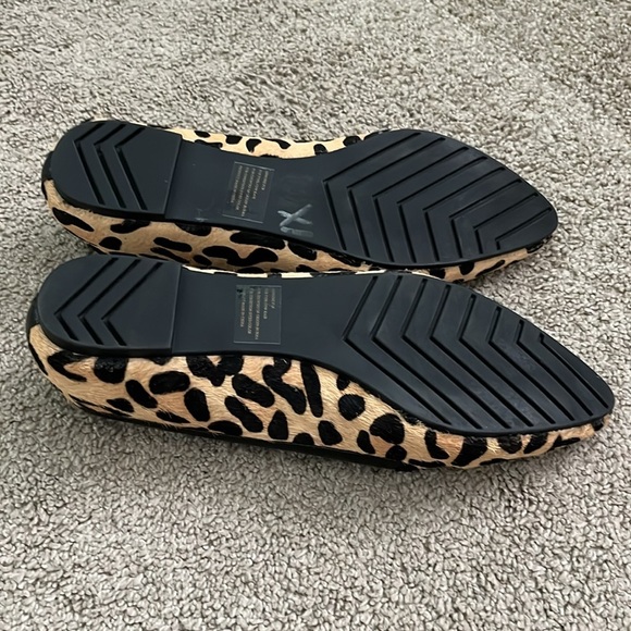 Elly & Katie Women's Animal Print Loafers - Picture 4 of 4